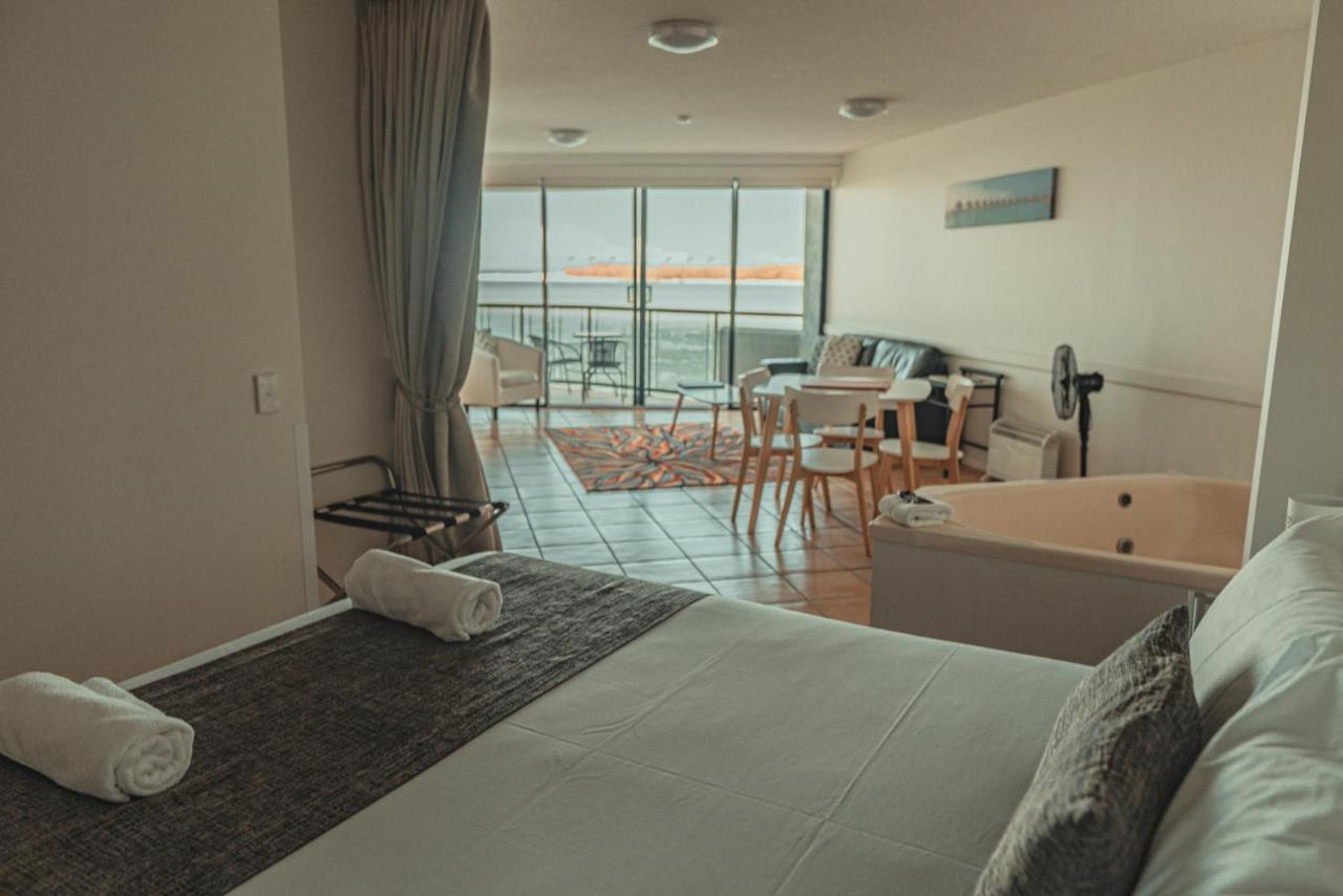 Aparthotel La Promenade Caloundra Zewnętrze zdjęcie