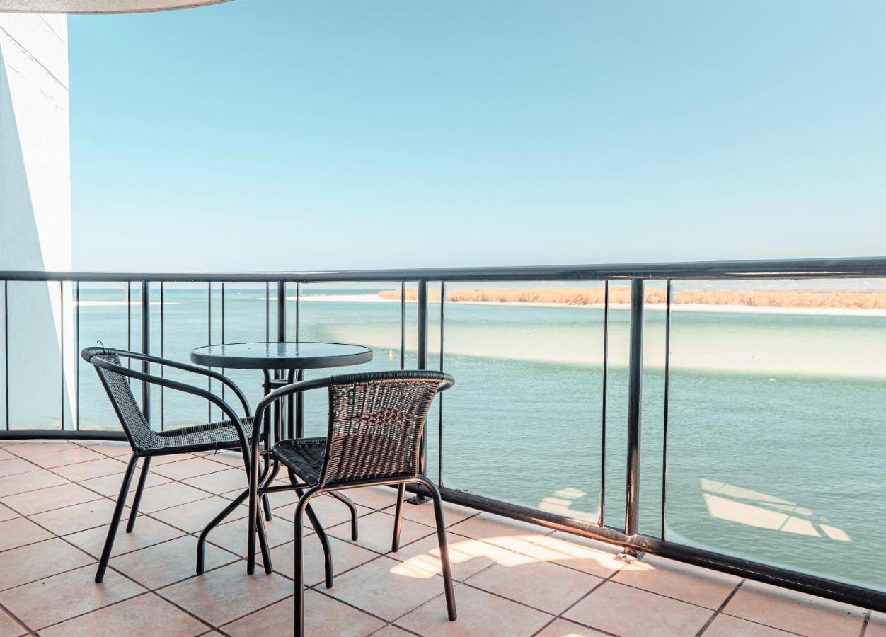 Aparthotel La Promenade Caloundra Zewnętrze zdjęcie